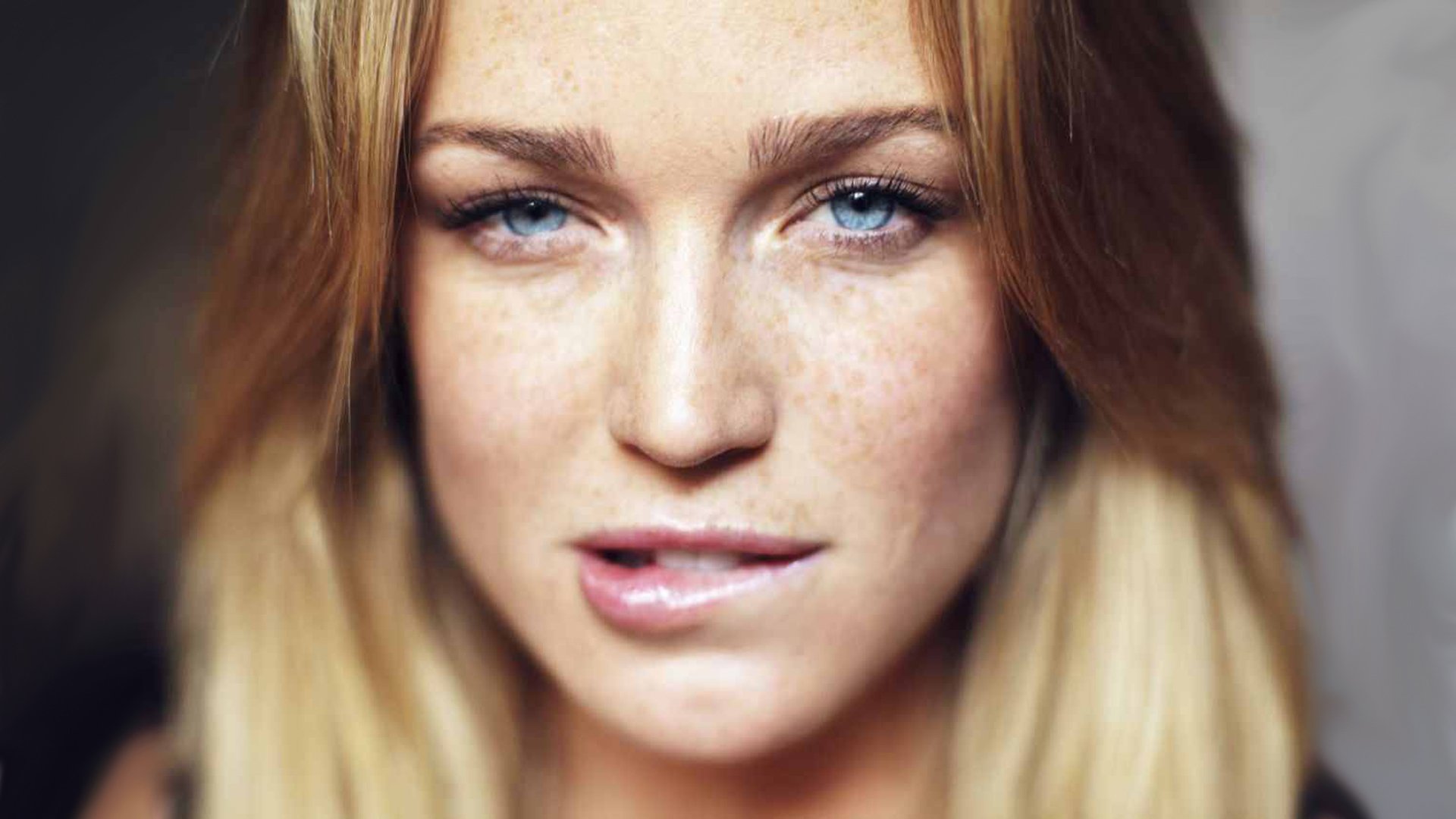 Caity Lotz Portrait Wallpapers