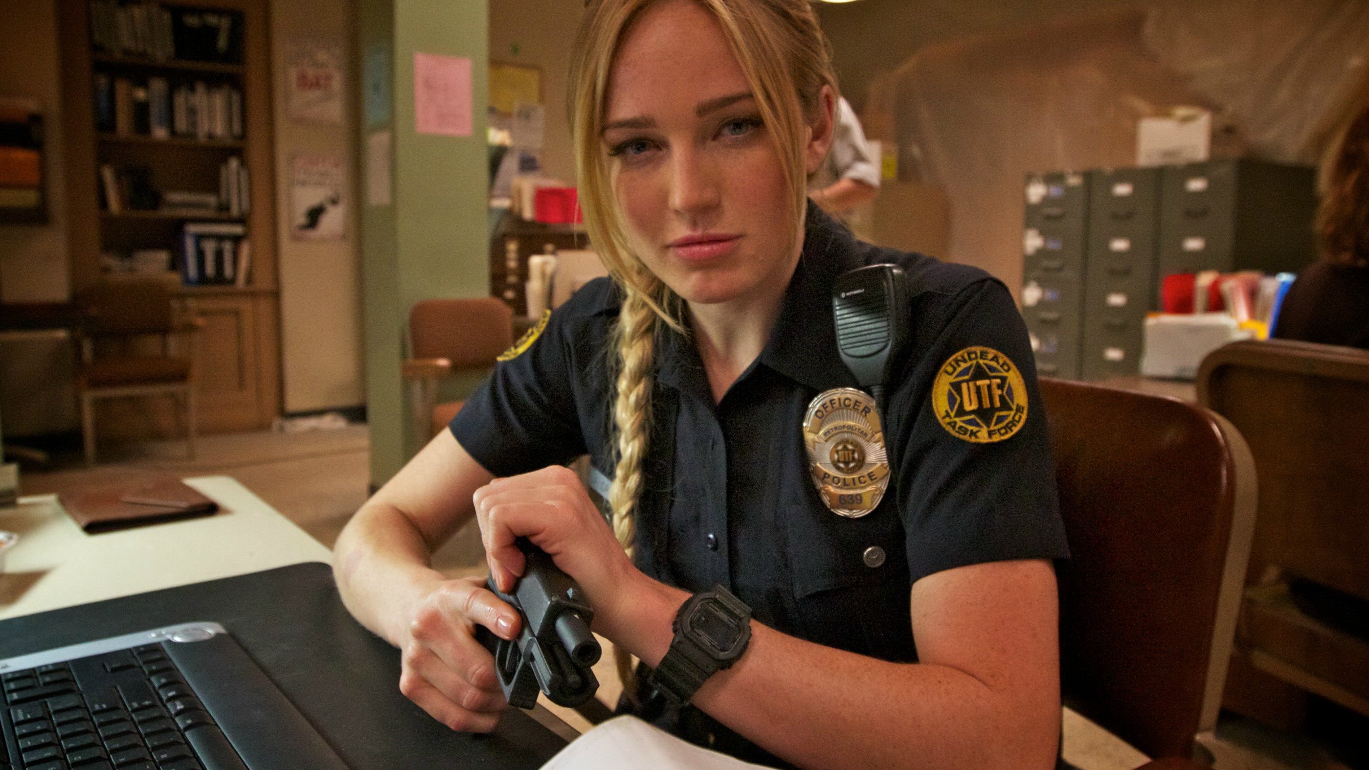Caity Lotz Wallpapers