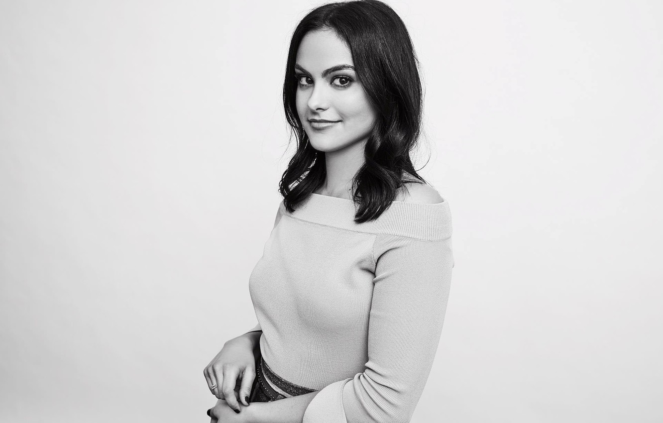 Camila Mendes Smiling Wallpapers