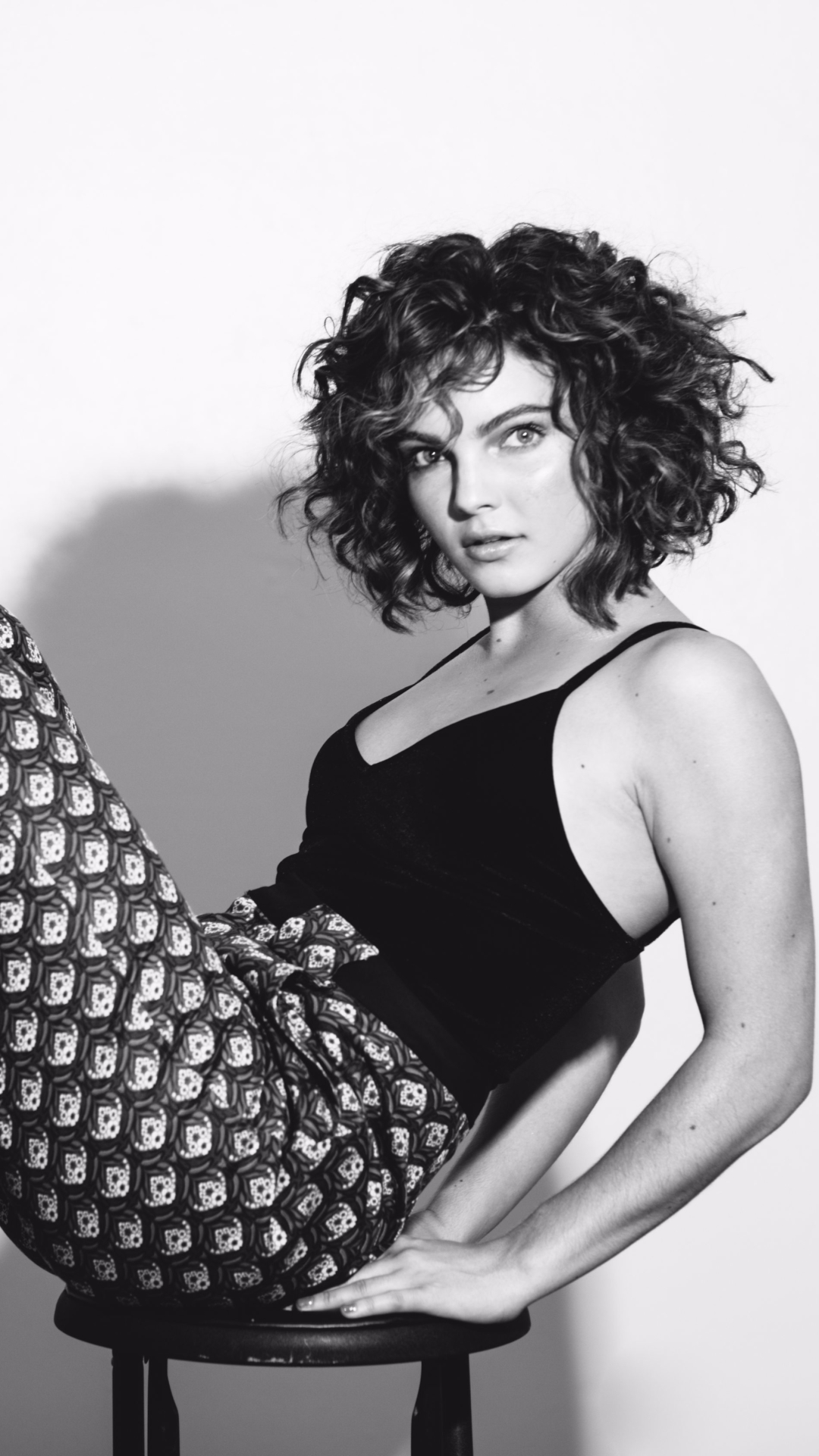 Camren Bicondova Beautiful Magazine Shoot Wallpapers