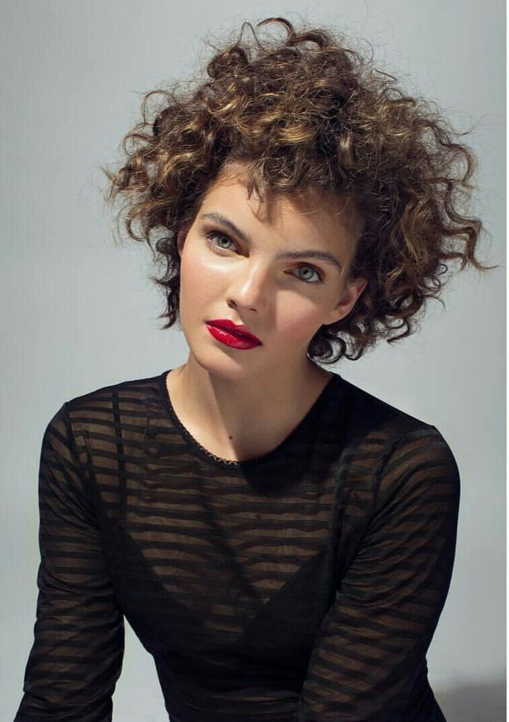 Camren Bicondova Beautiful Magazine Shoot Wallpapers