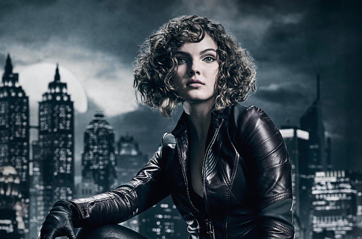 Camren Bicondova Beautiful Magazine Shoot Wallpapers