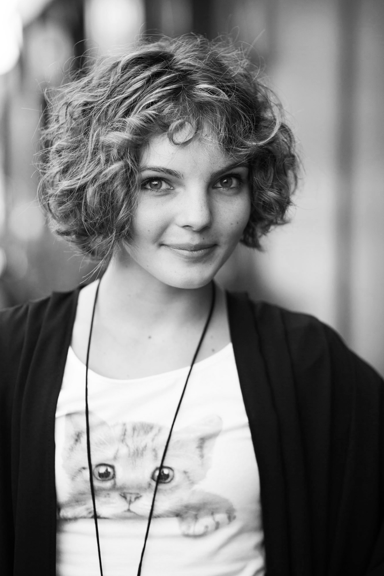 Camren Bicondova Monochrome Wallpapers