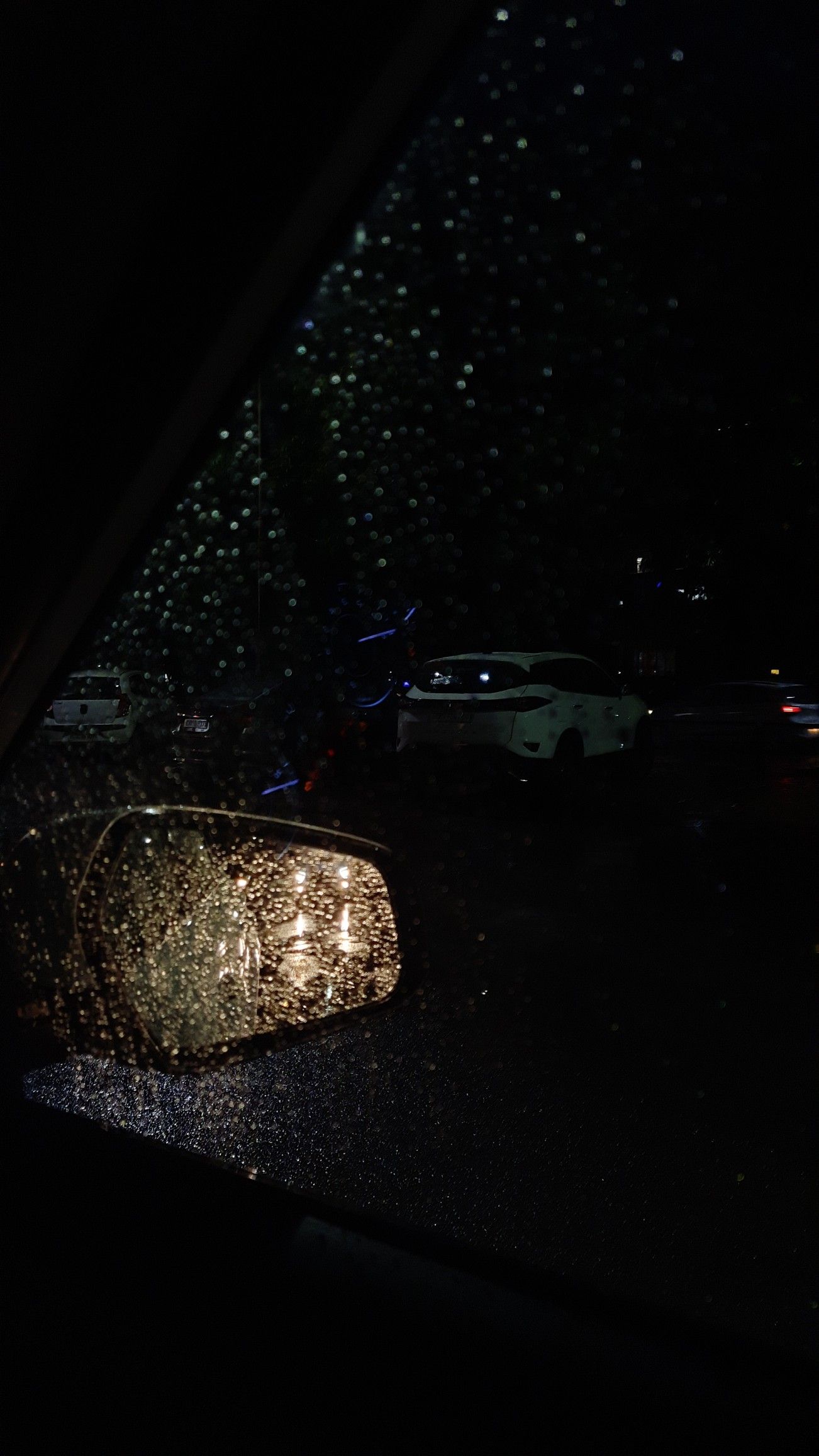 Car Night Rain Wallpapers