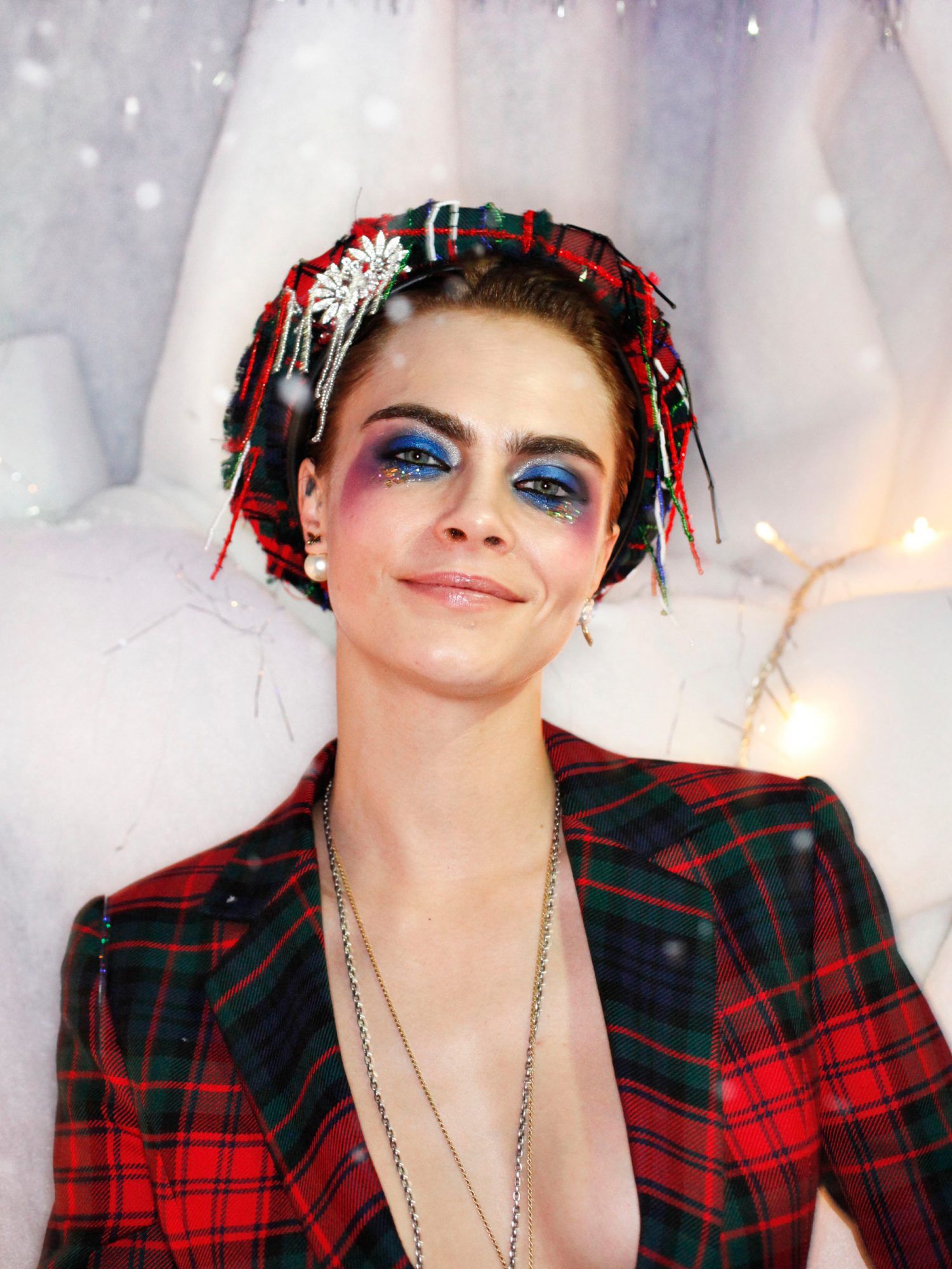 Cara Delevingne Funny Shoot For Burberry Holiday Wallpapers