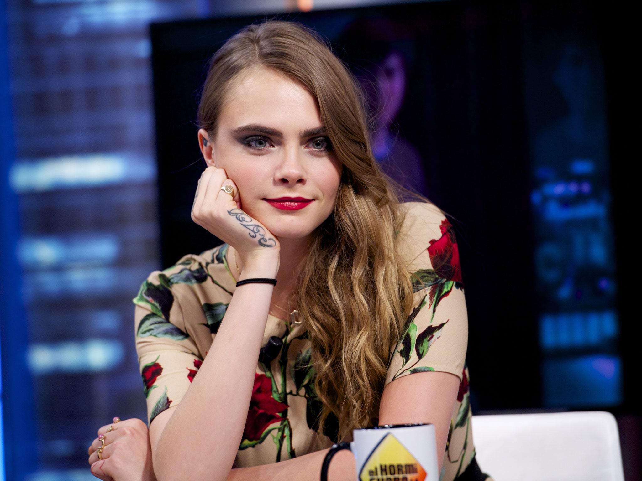 Cara Delevingne Lying Wallpapers