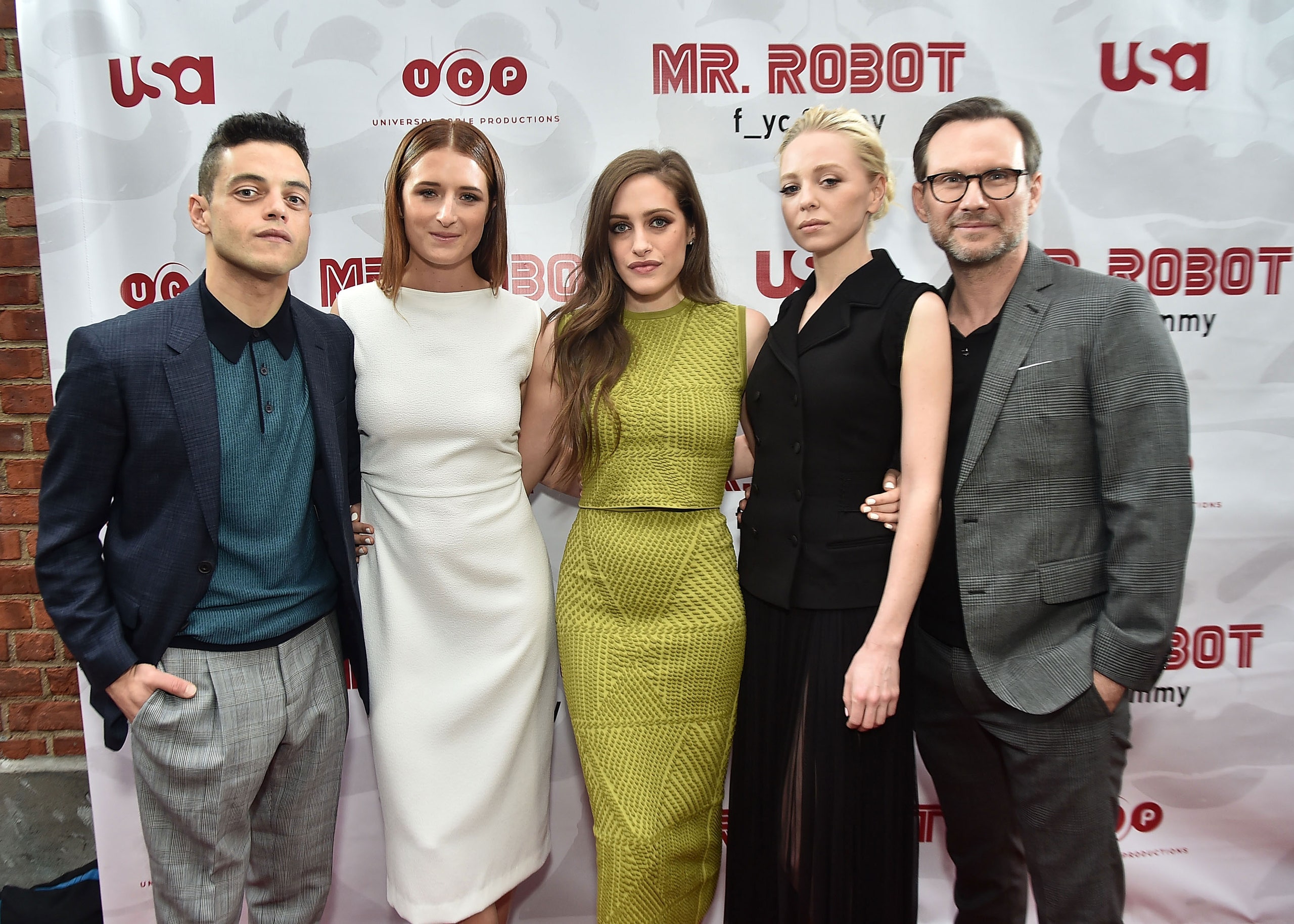 Carly Chaikin And Portia Doubleday Mr. Robot Actress Wallpapers