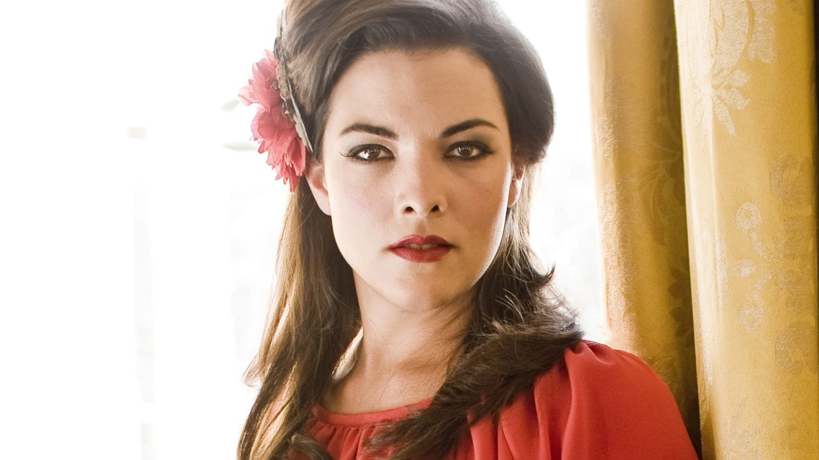 Caro Emerald Wallpapers