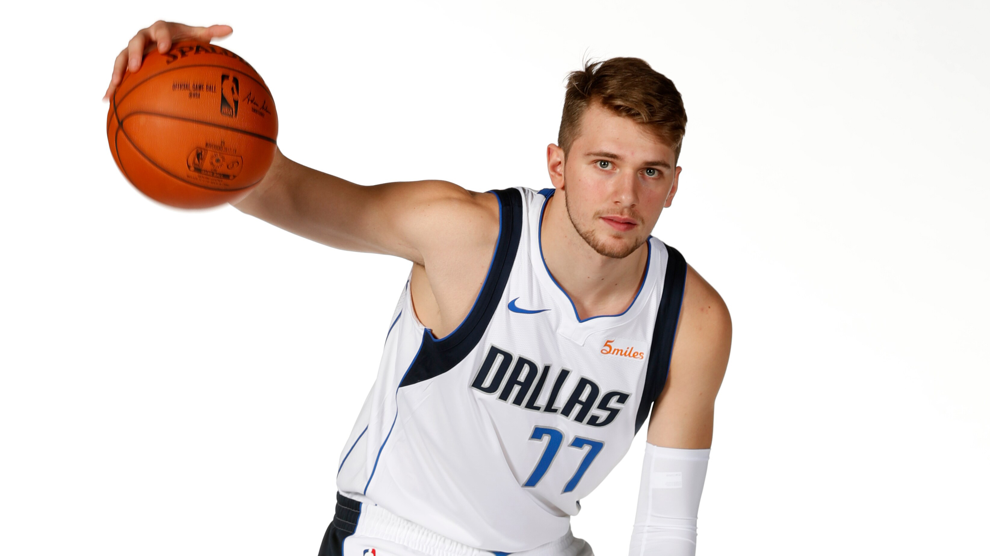 Cartoon Luka Doncic Wallpapers