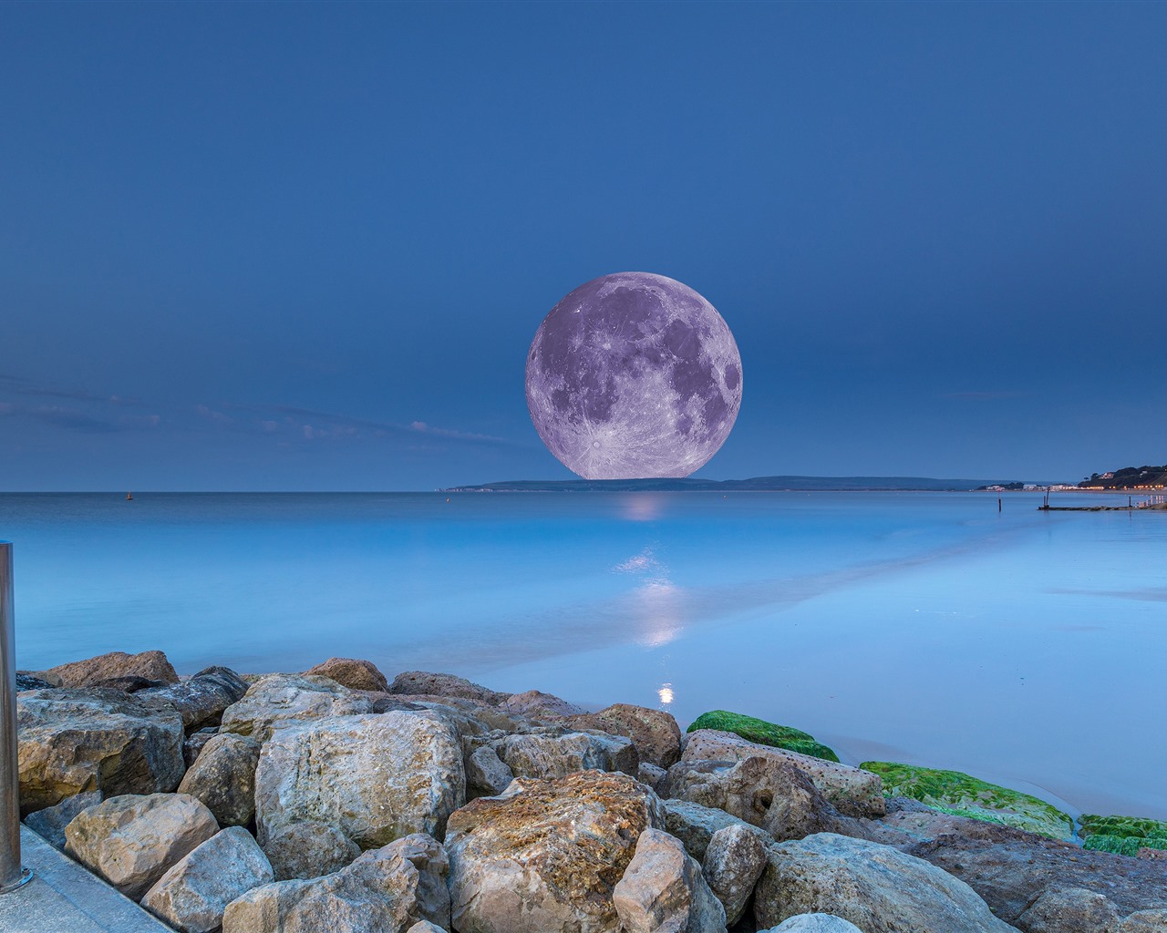 Catching The Moon In Ocean Wallpapers