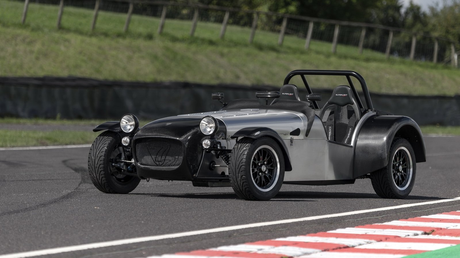 Caterham Seven Superlight R500 Wallpapers