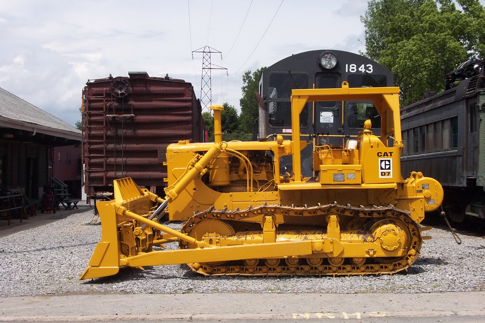 Caterpillar D7E Bulldozer Wallpapers