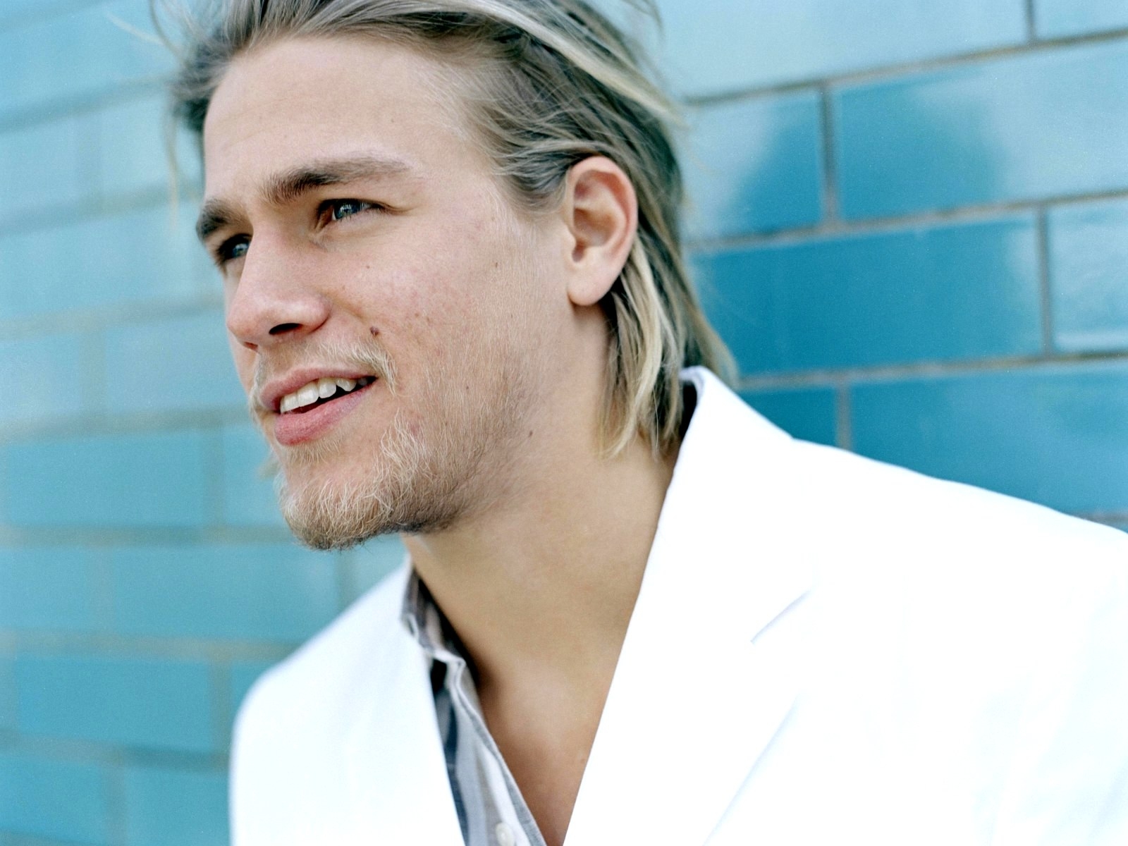 Charlie Hunnam Wallpapers