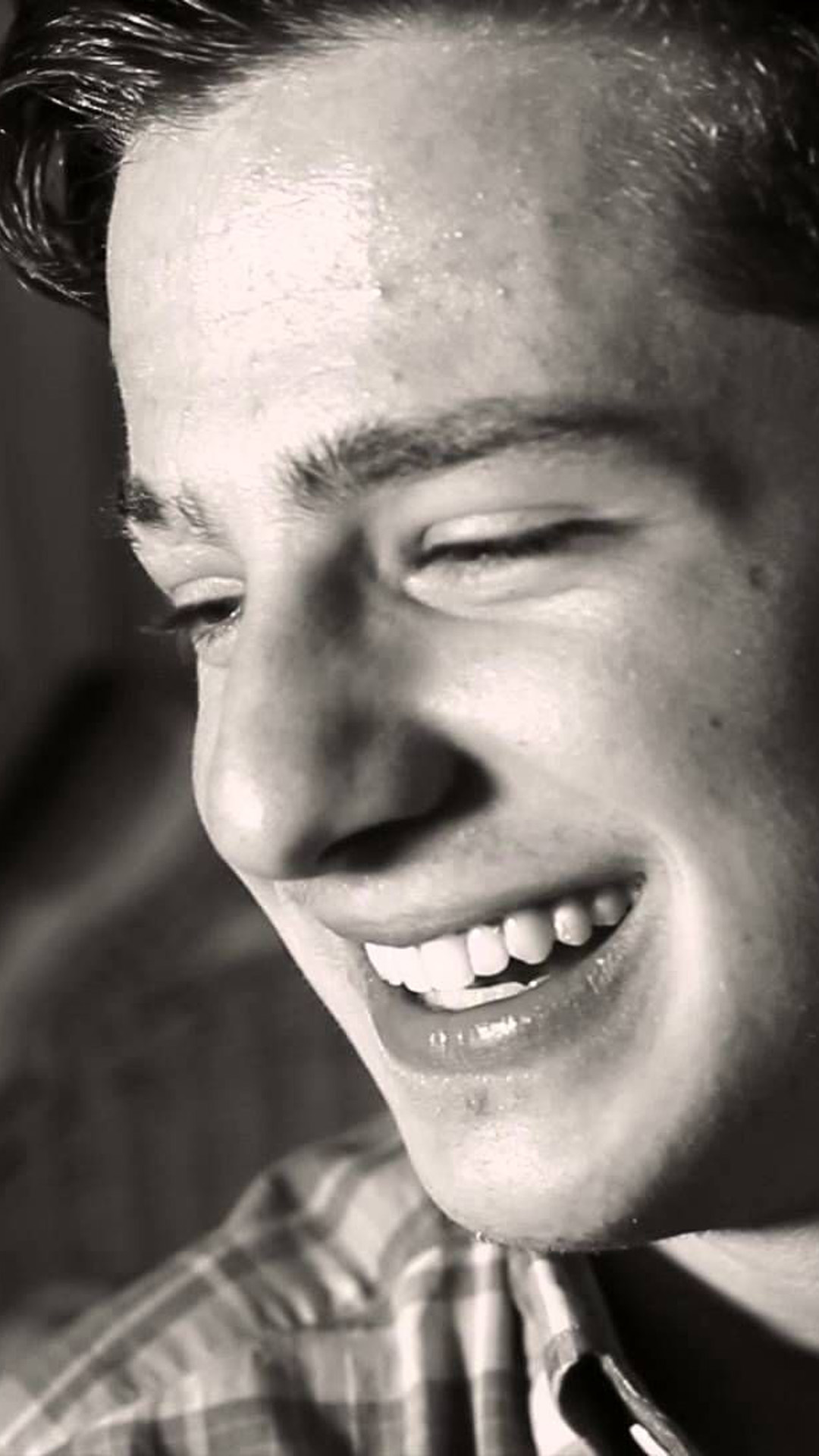 Charlie Puth In Black Wallpapers