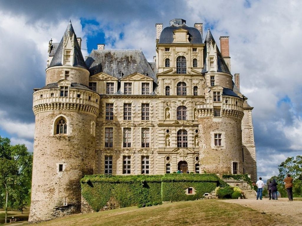 Chateau De Brissac Wallpapers