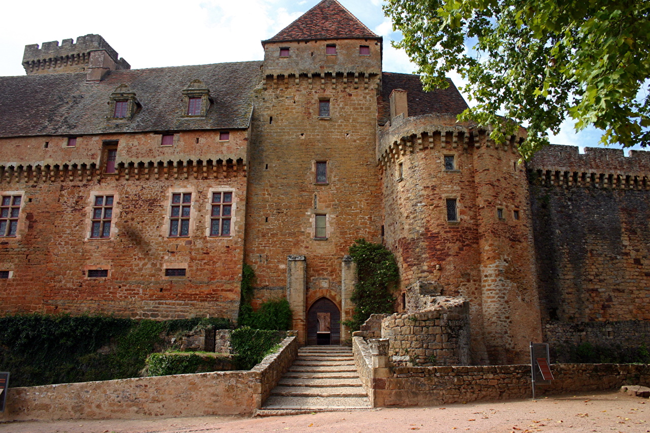 Chateau De Castelnau-Bretenoux Wallpapers