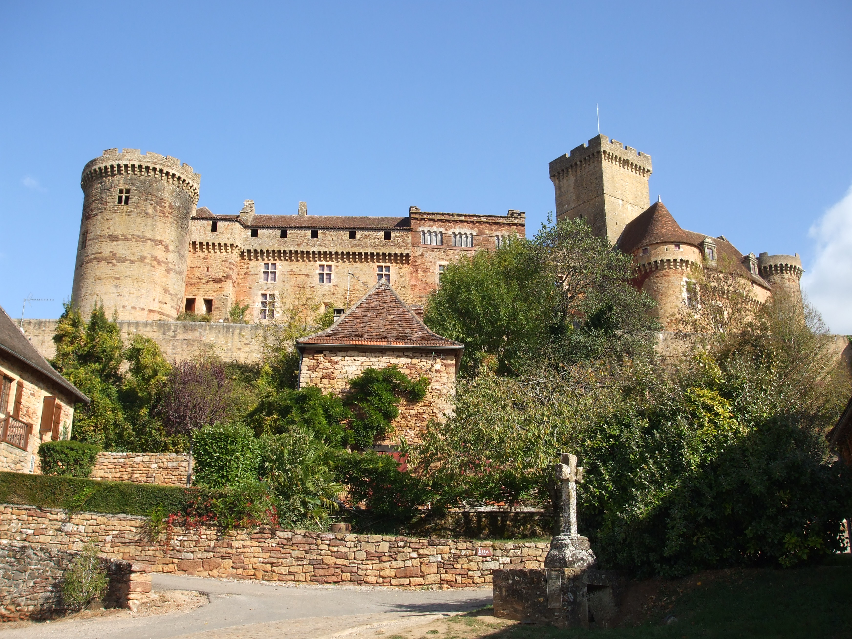 Chateau De Castelnau-Bretenoux Wallpapers