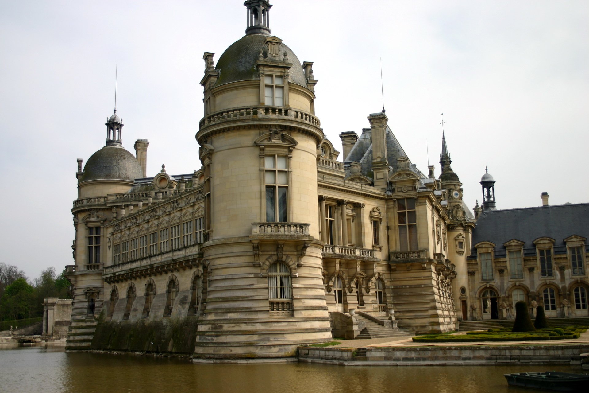 Chateau De Chantilly Wallpapers