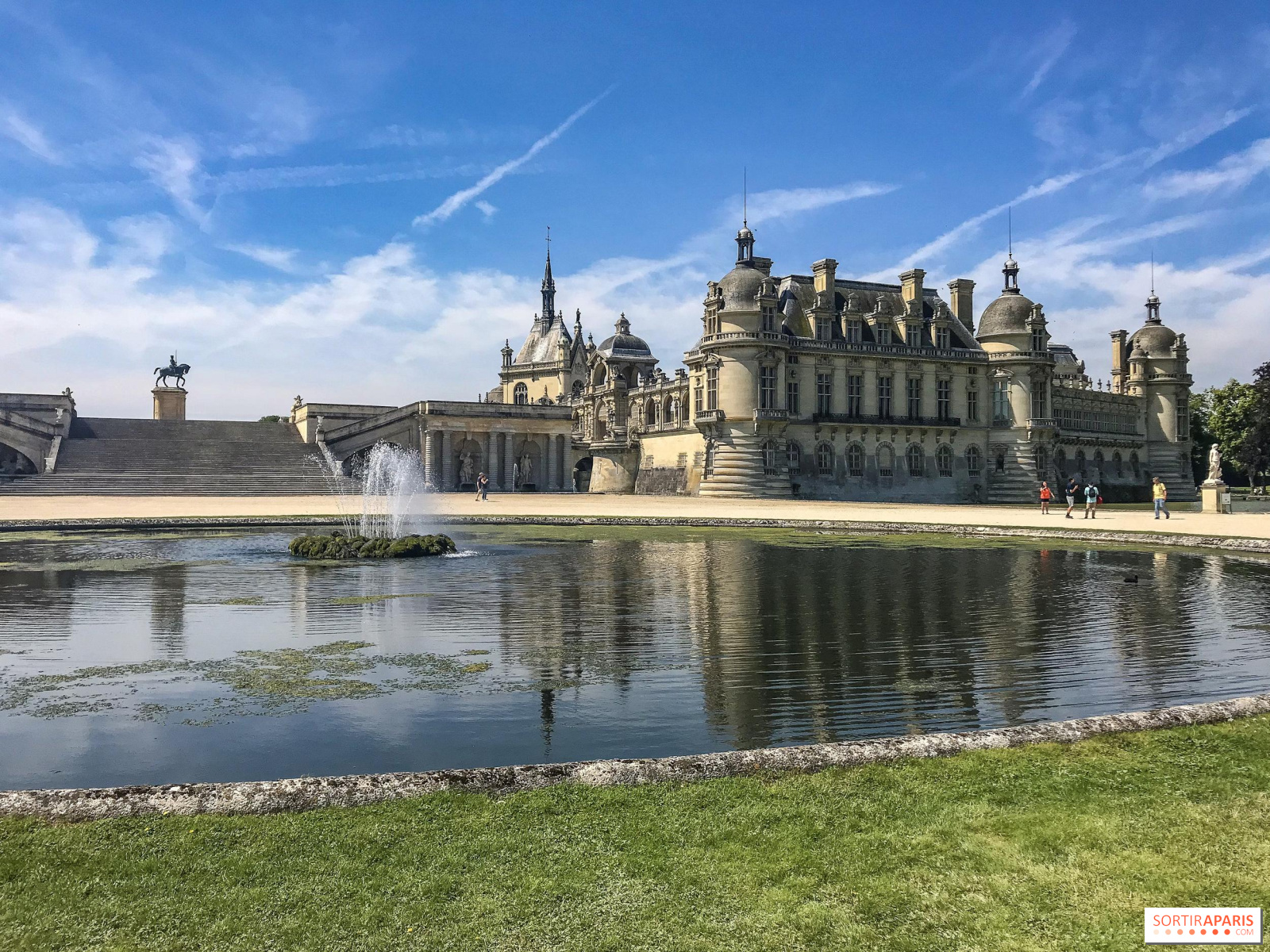 Chateau De Chantilly Wallpapers