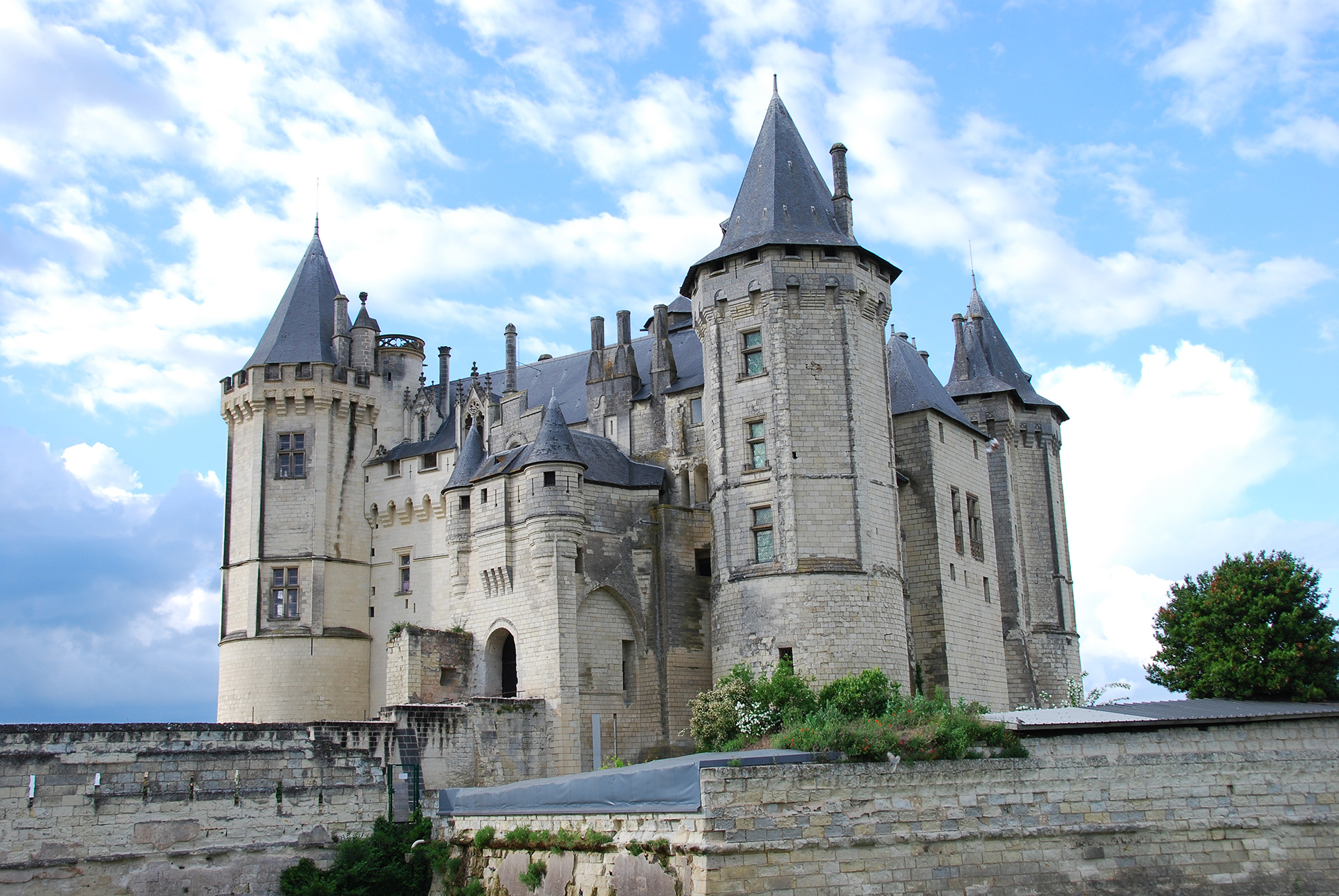 Chateau De Saumur Wallpapers