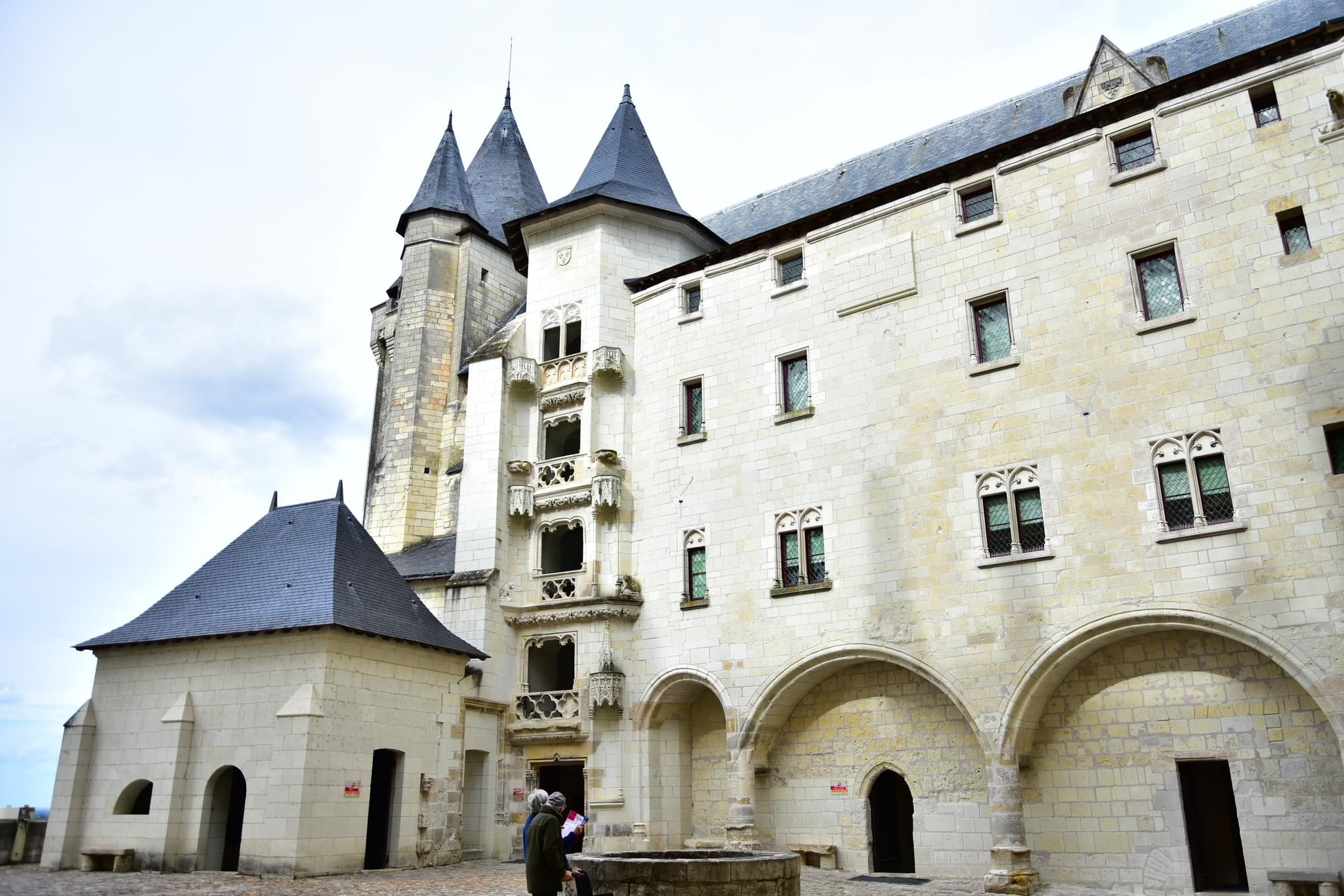 Chateau De Saumur Wallpapers