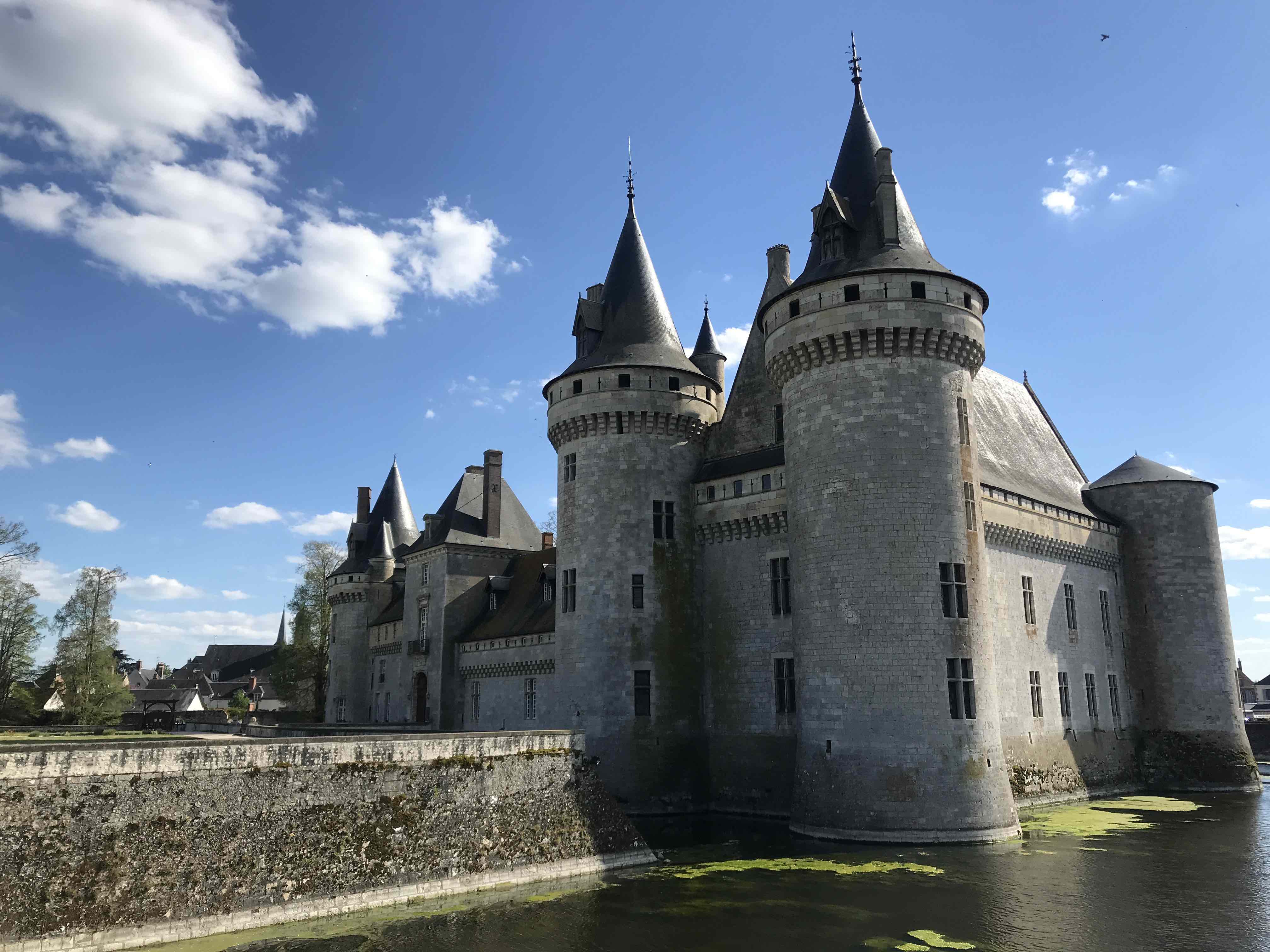 Chateau De Sully-Sur-Loire Wallpapers