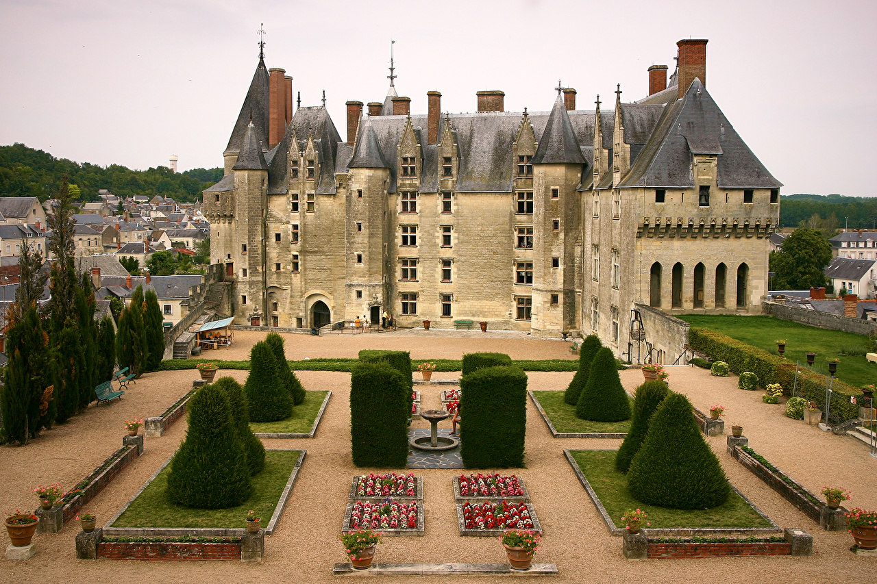 Chateaux Of The Loire Valley Wallpapers