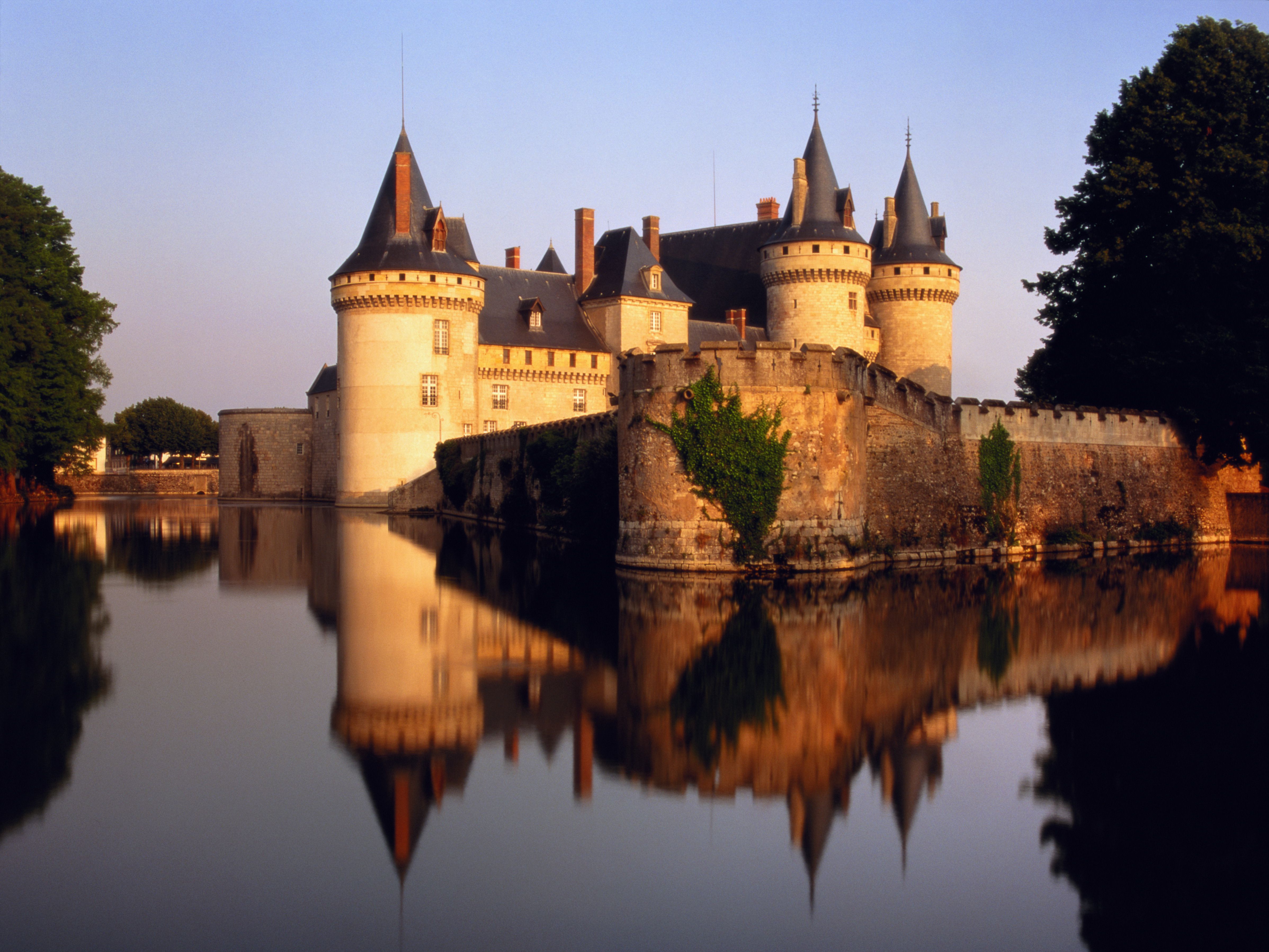 Chateaux Of The Loire Valley Wallpapers