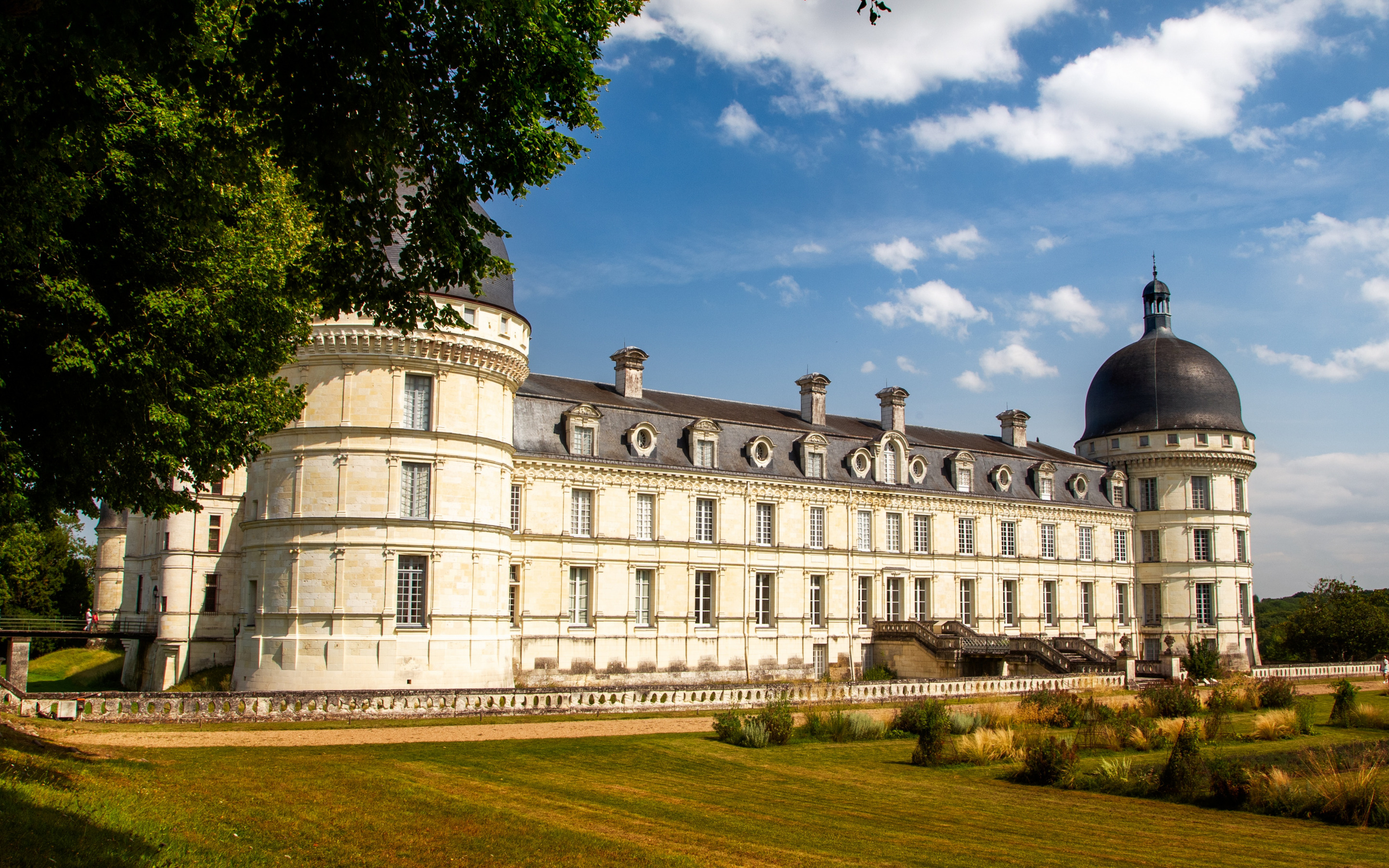 Chateaux Of The Loire Valley Wallpapers