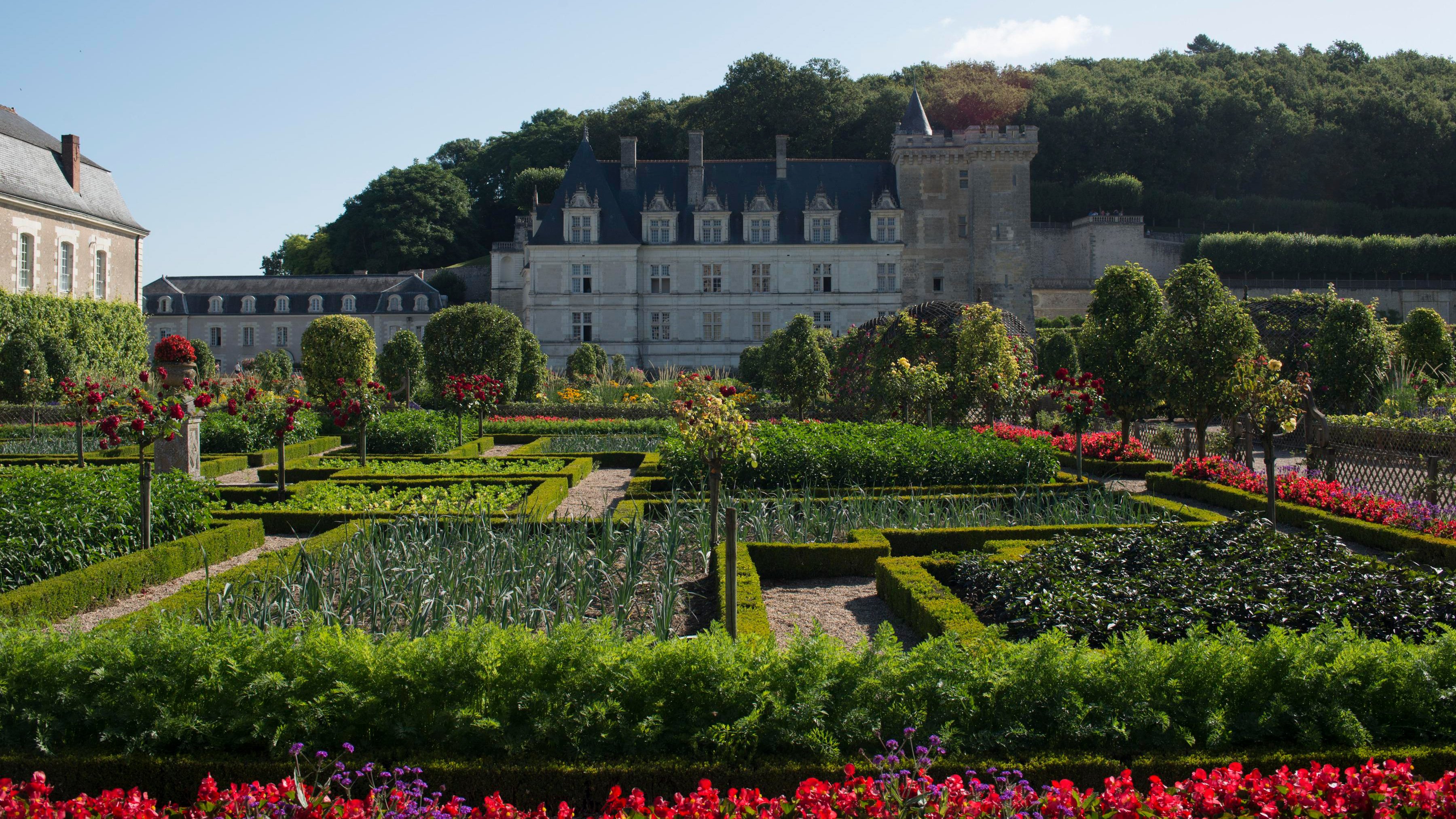 Chateaux Of The Loire Valley Wallpapers