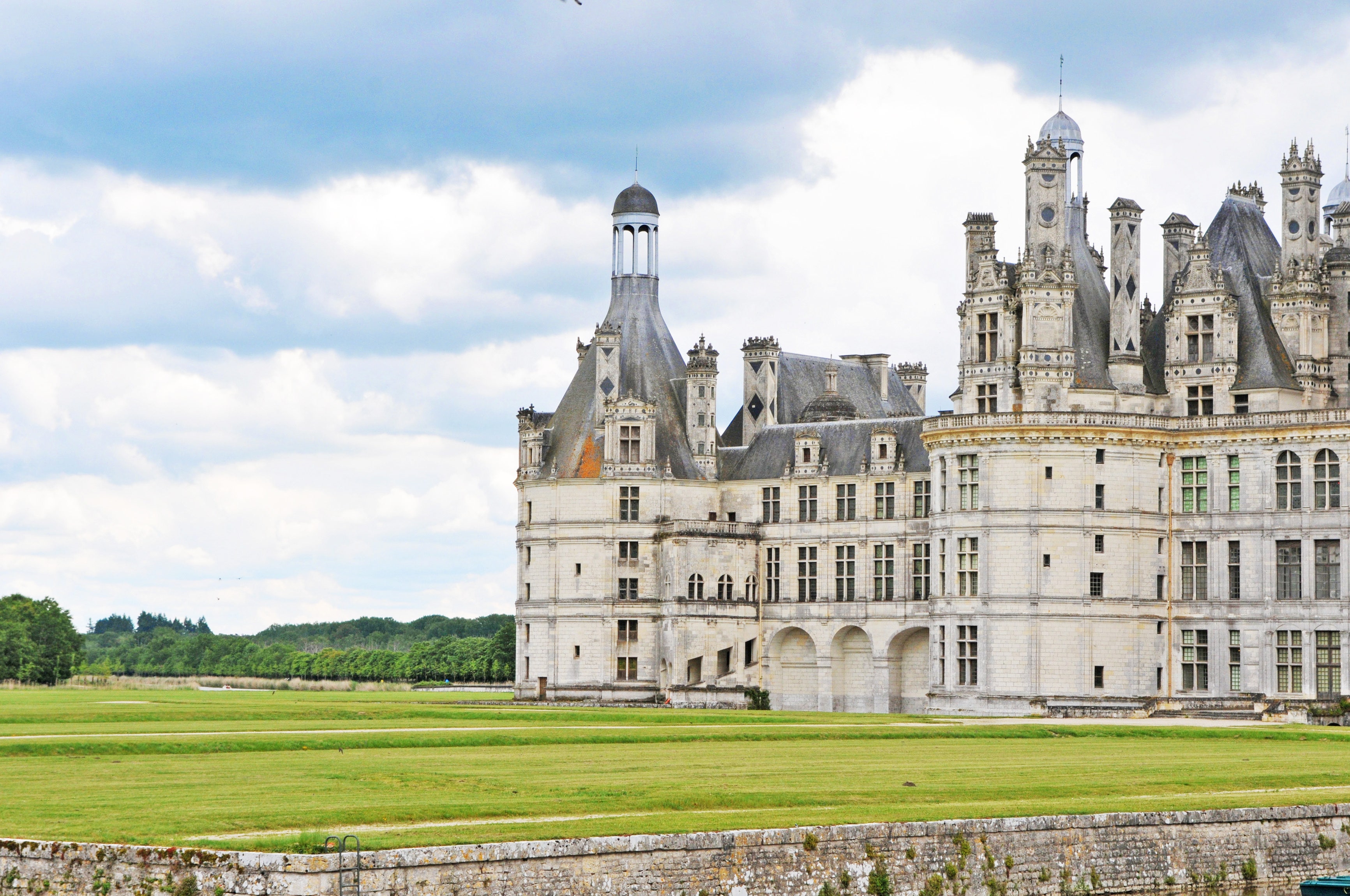 Chateaux Of The Loire Valley Wallpapers