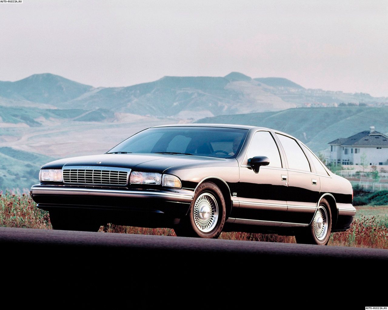 Лучшие машины 90. Chevrolet Caprice 1990. Chevrolet Caprice Classic 1990. Шевроле Каприс Классик 1993. Шевроле каприз Классик 1992.