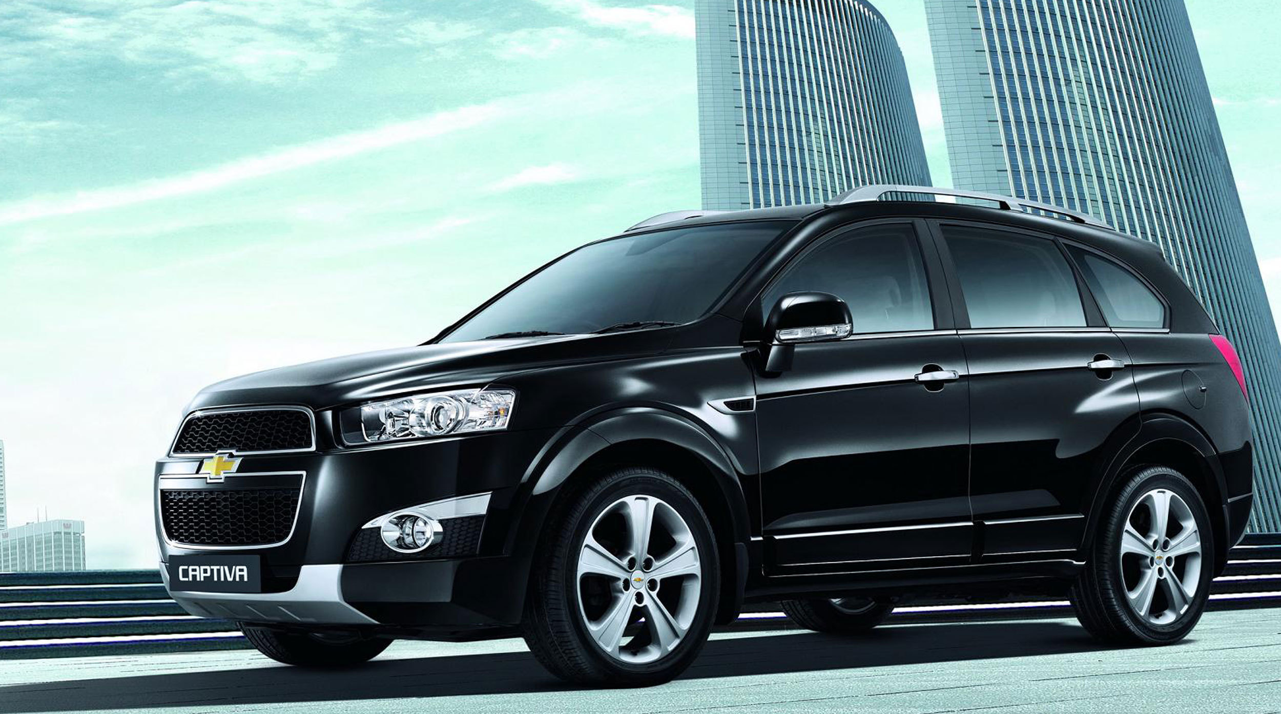 Chevrolet Captiva Wallpapers