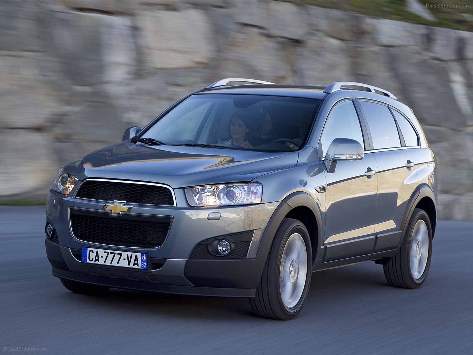 Chevrolet Captiva Wallpapers