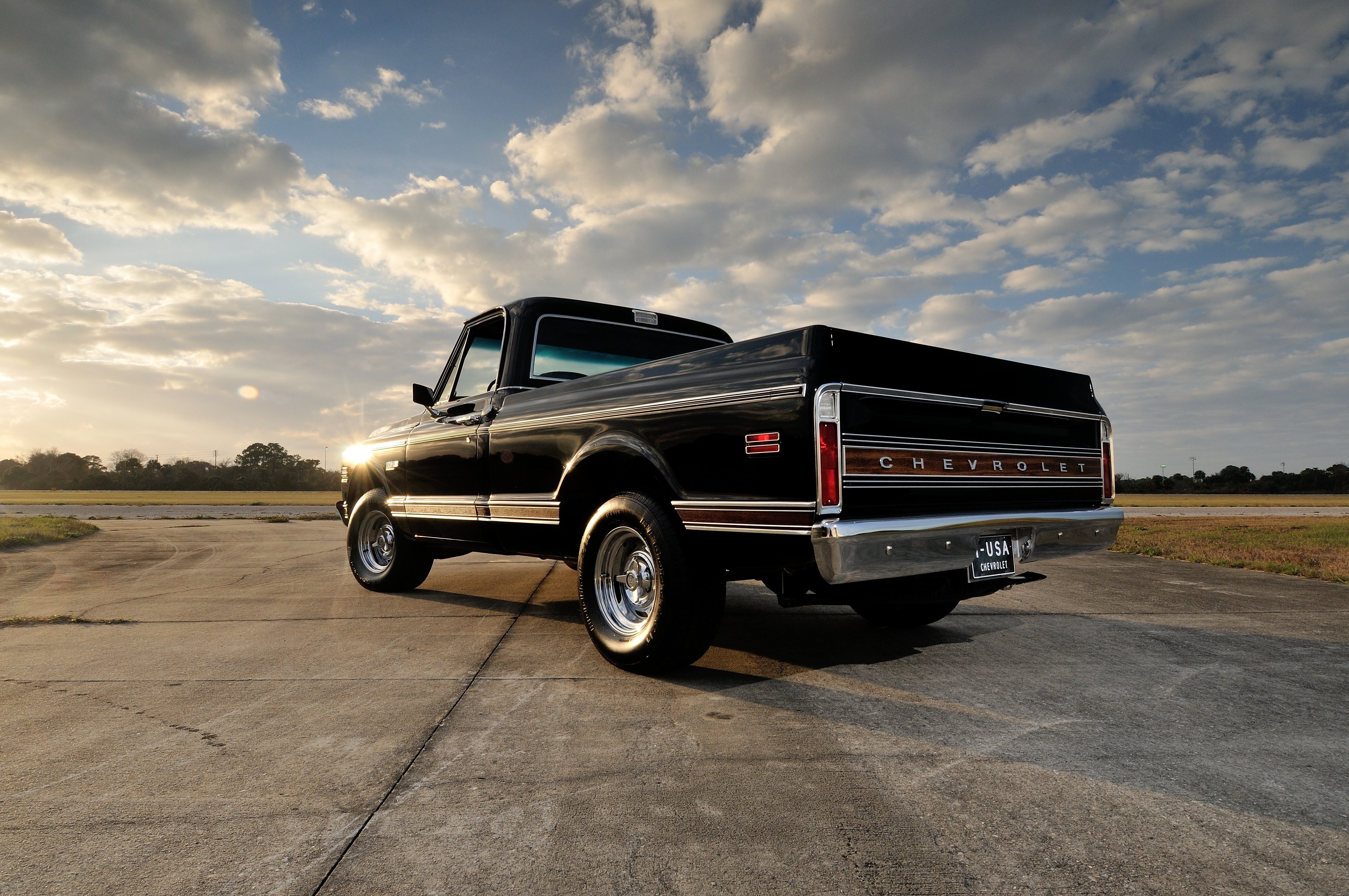 Chevrolet Cheyenne Wallpapers