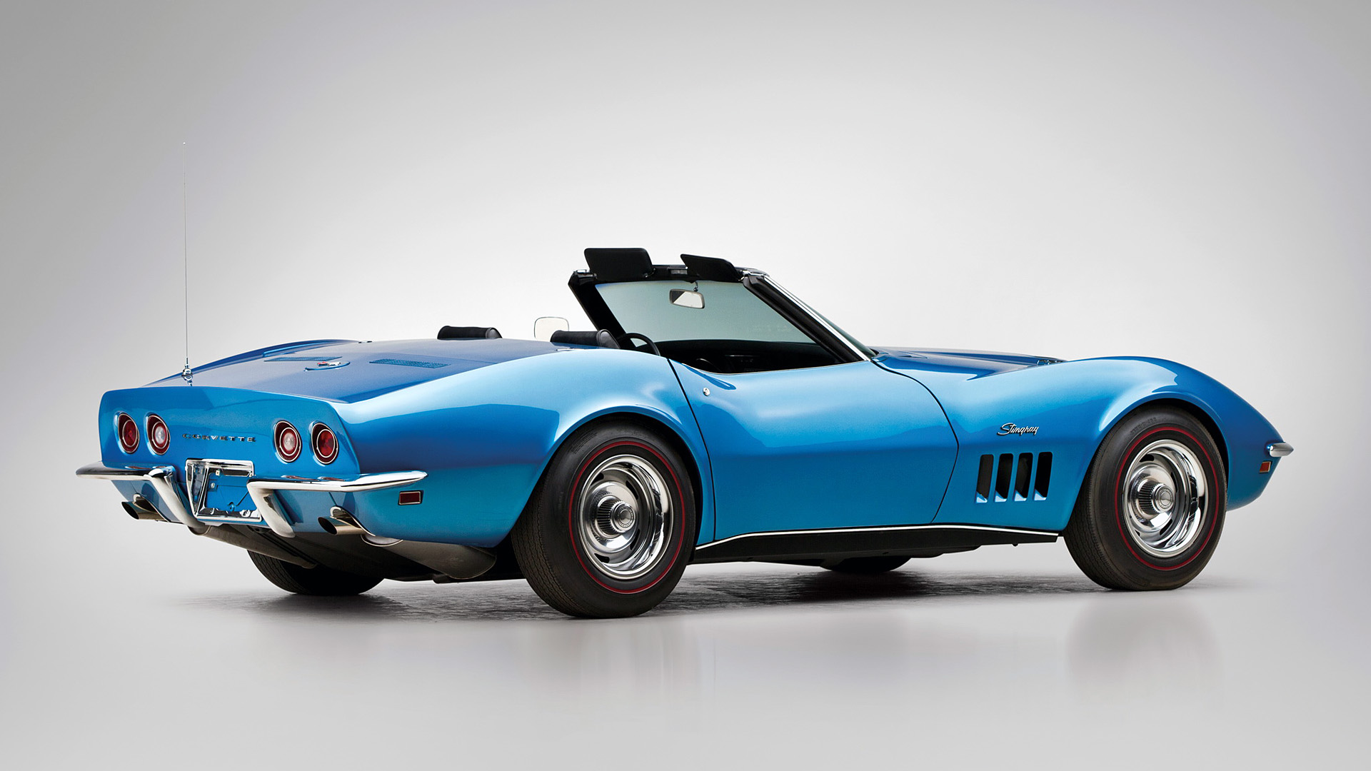 Chevrolet Corvette Stingray Convertible Wallpapers