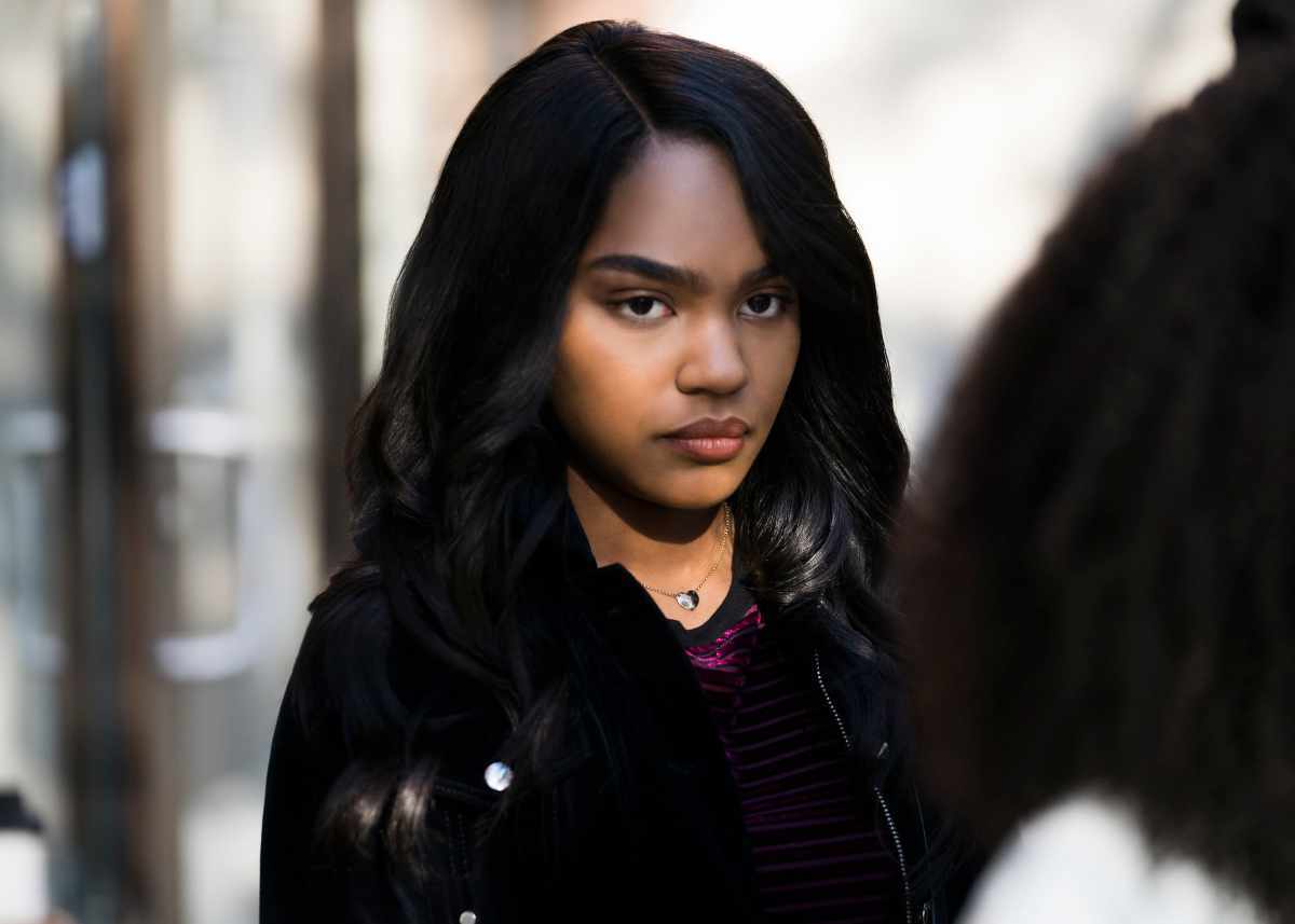 China Anne Mcclain As Lightning Wallpapers