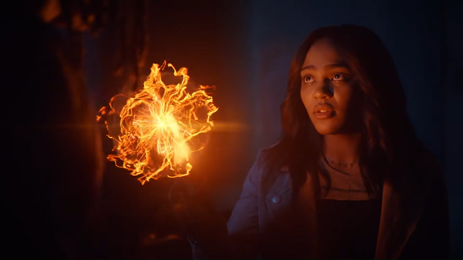 China Anne Mcclain As Lightning Wallpapers