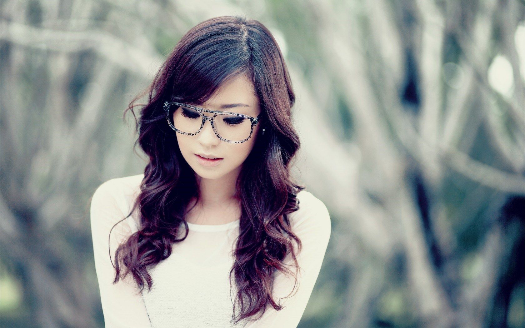 Chinese Girls With Glasses Wallpapers