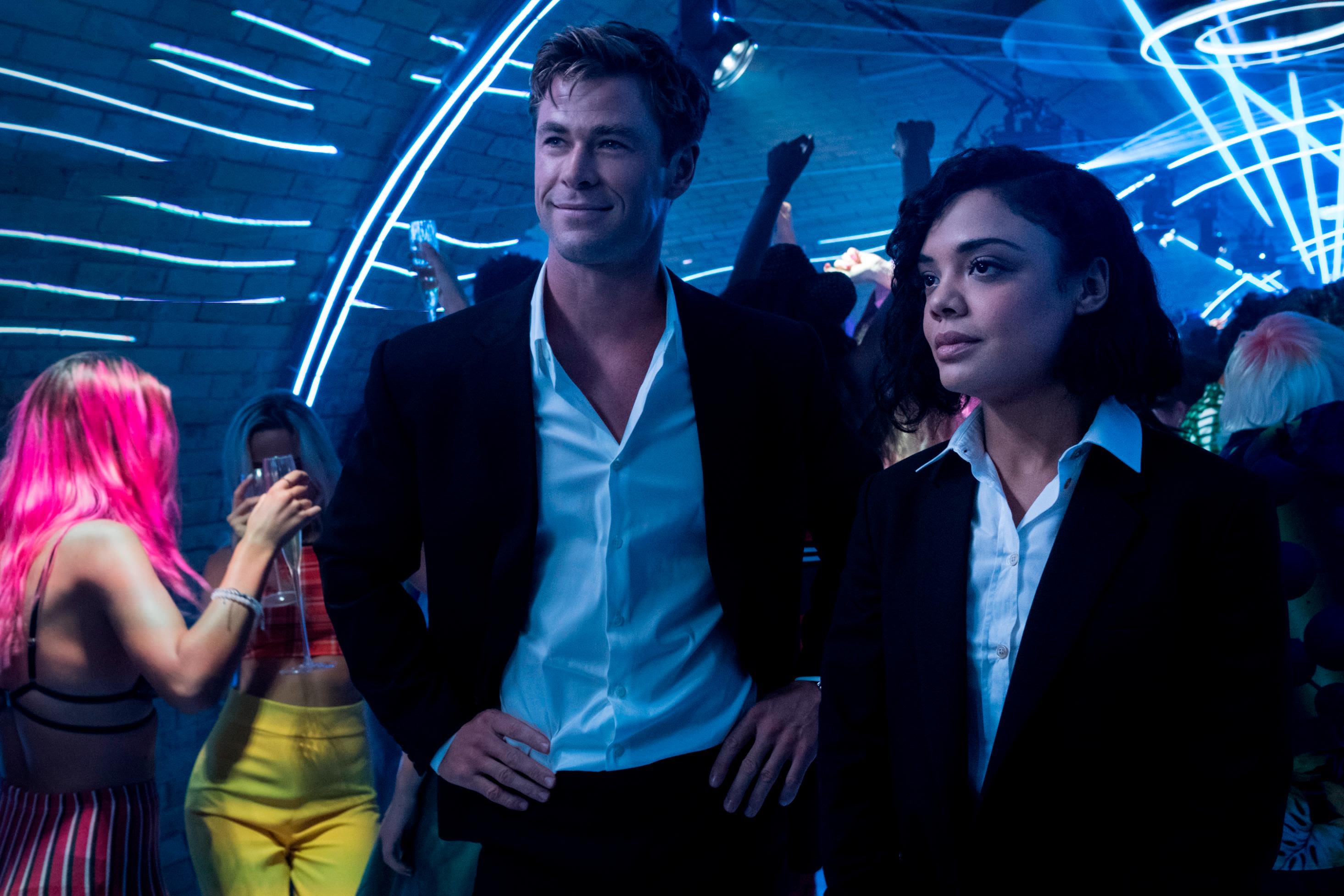 Chris Hemsworth And Tessa Thompson Men In Black 4 Wallpapers