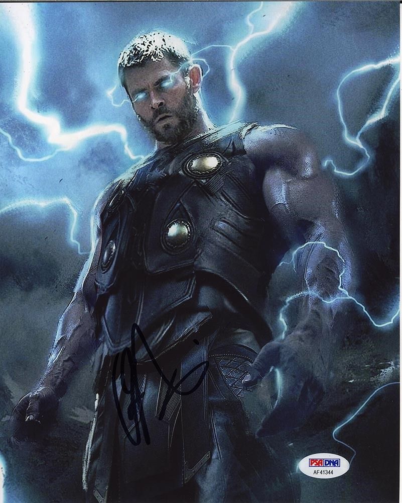 Chris Hemsworth As Thor In Avengers Wallpapers