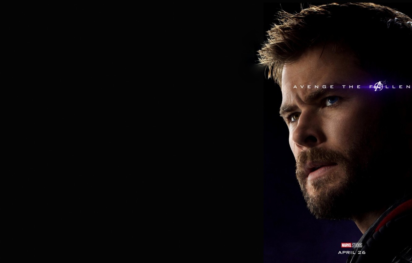 Chris Hemsworth As Thor In Avengers Wallpapers