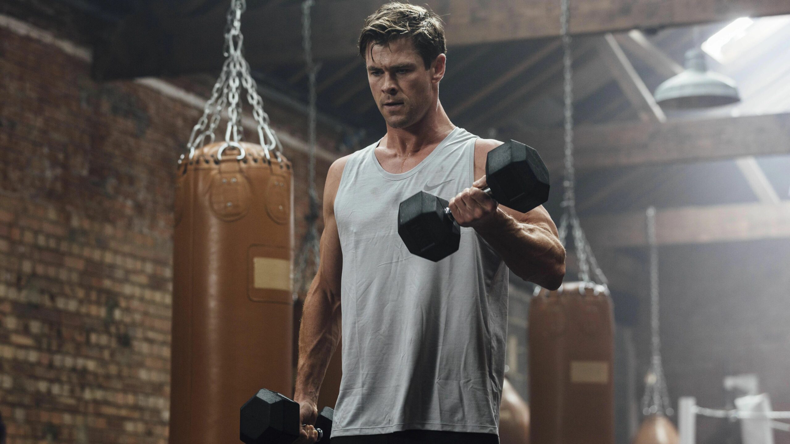 Chris Hemsworth In Extraction Wallpapers