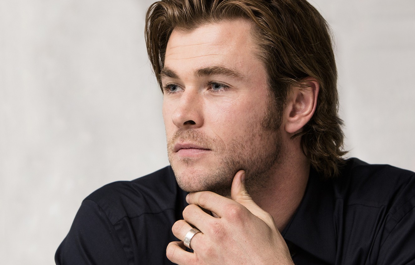 Chris Hemsworth Wallpapers