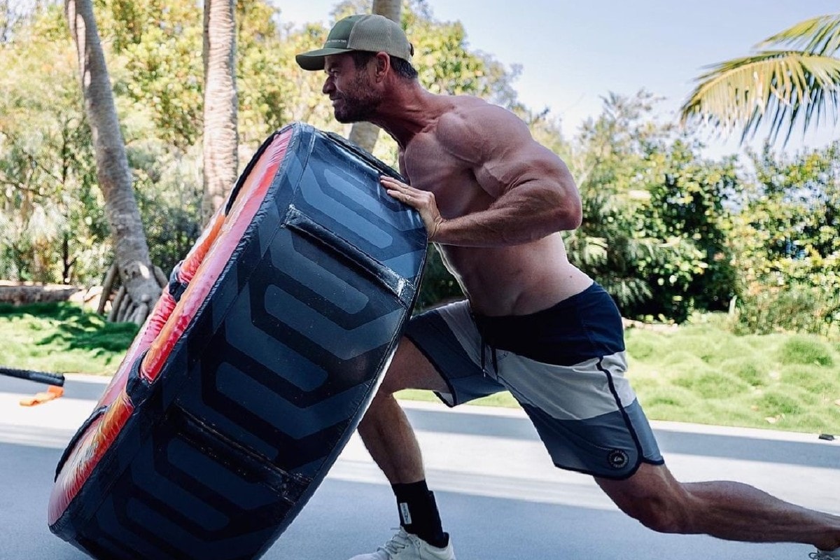 Chris Hemsworth Workout Wallpapers