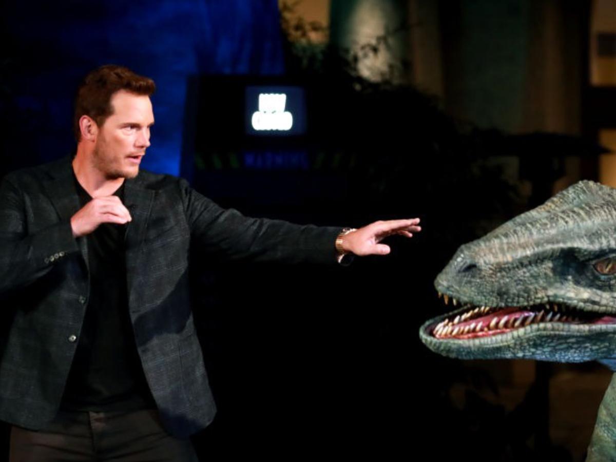 Chris Pratt Taking Selfie With Dinosaur Wallpapers