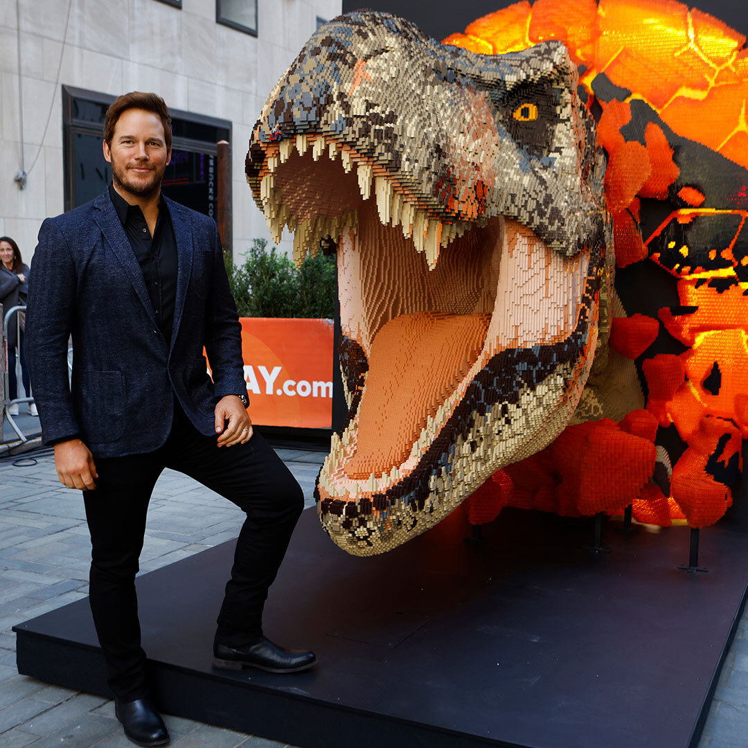 Chris Pratt Taking Selfie With Dinosaur Wallpapers