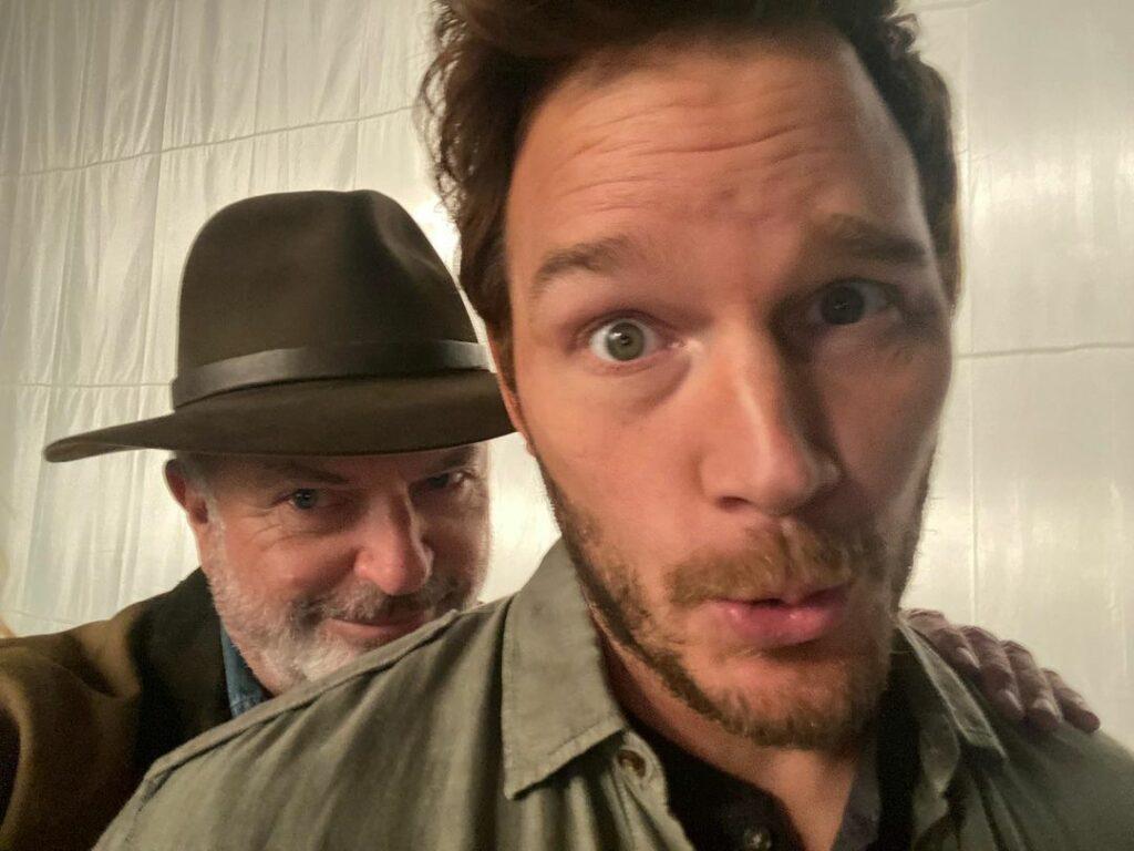 Chris Pratt Taking Selfie With Dinosaur Wallpapers