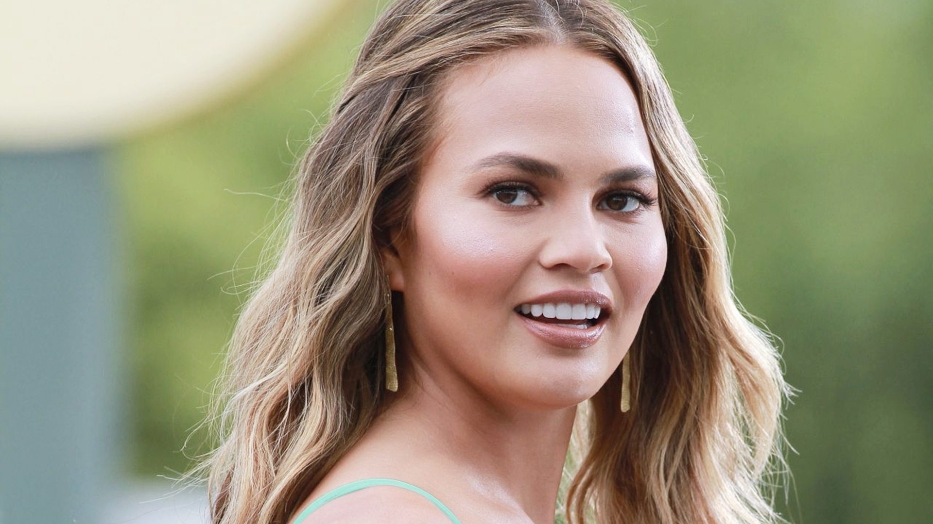 Chrissy Teigen Wallpapers