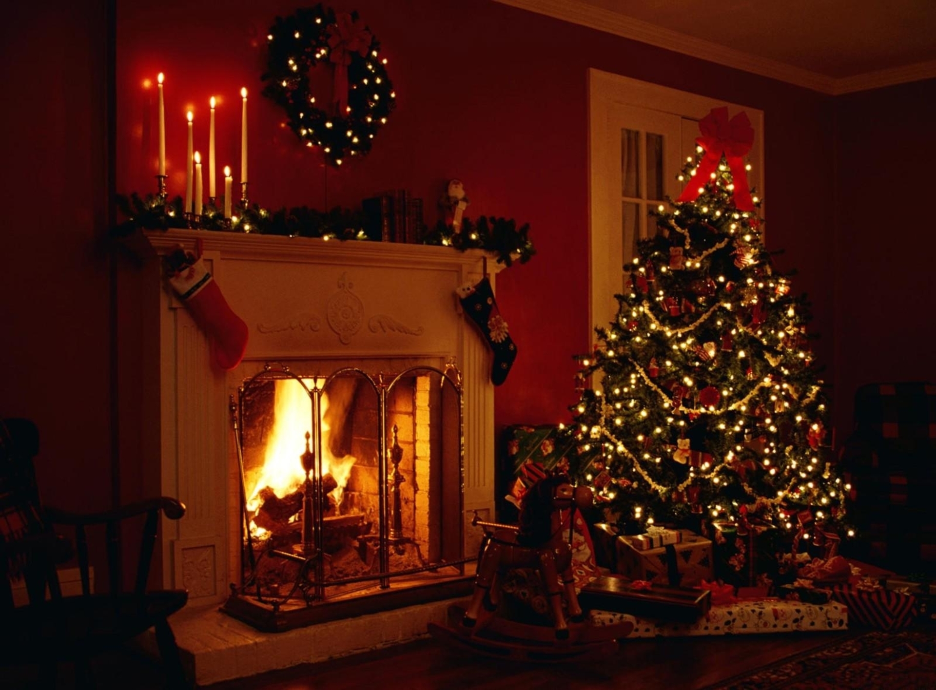 Christmas Fireplace Wallpapers